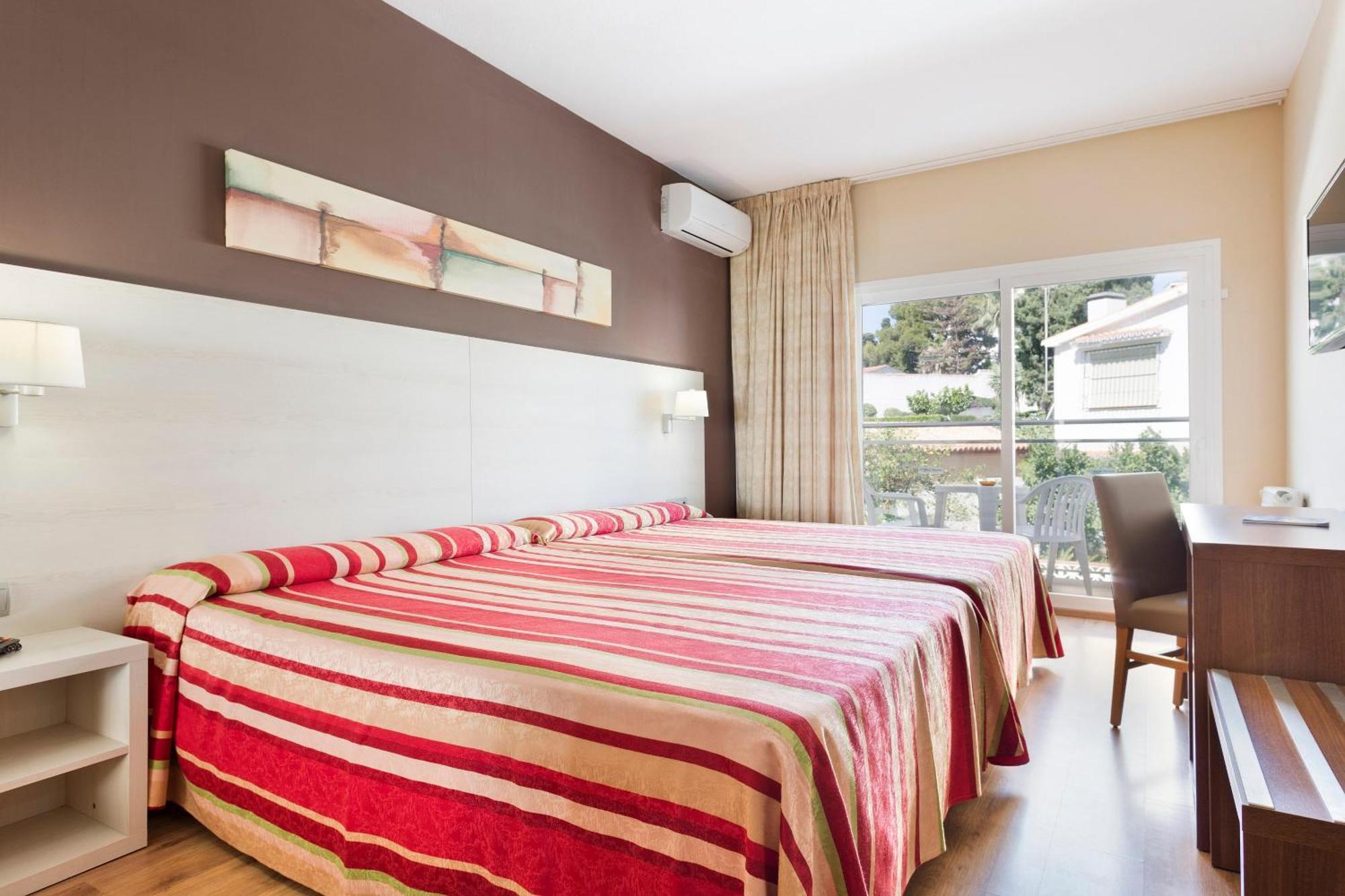 Standard Double Room (2 Adults),1545532138:JPEG