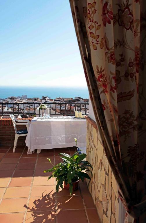 Tweepersoonskamer met Balkon en Uitzicht op Zee