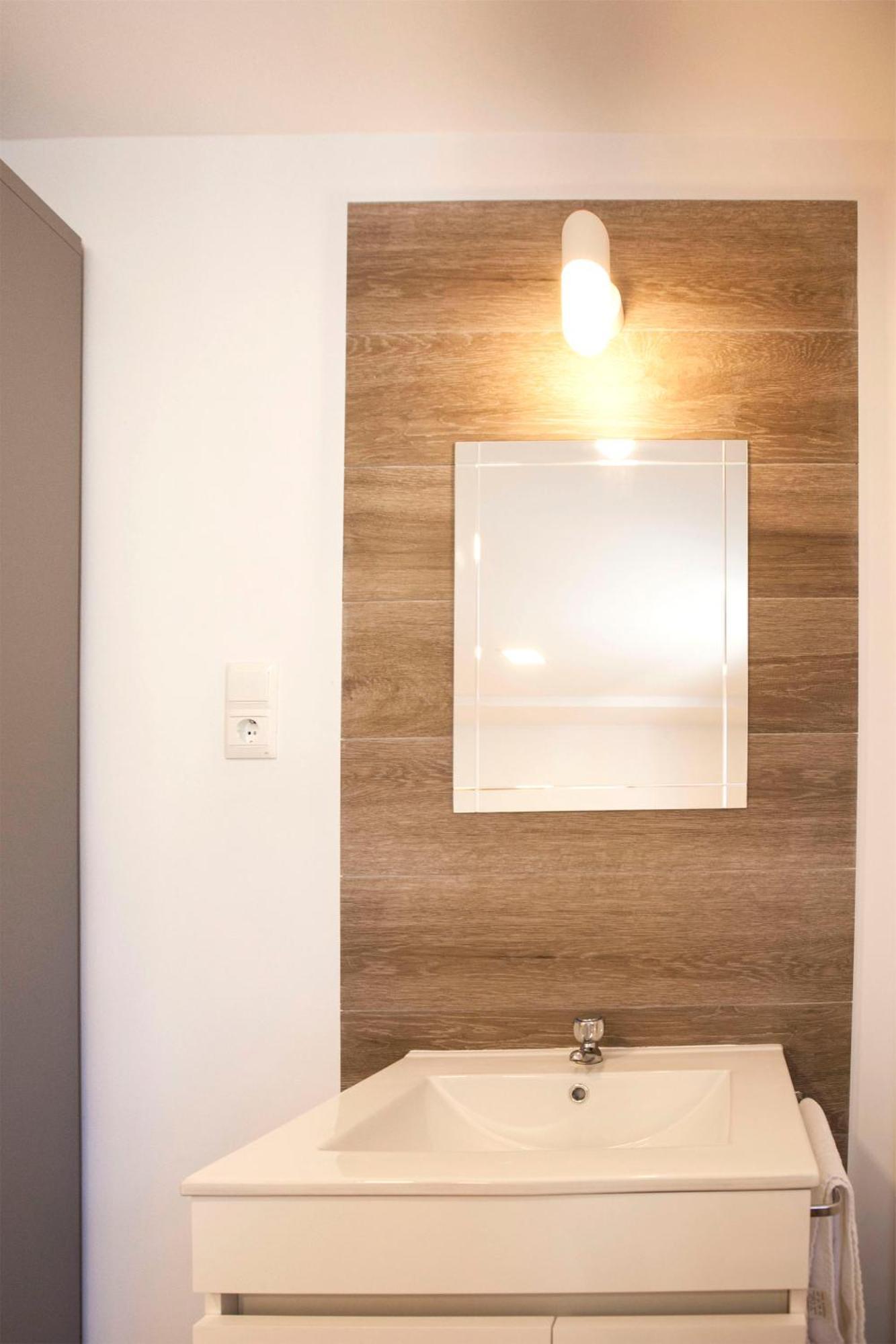 Tweepersoonskamer met Gedeelde Badkamer